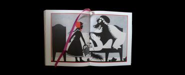 Illustrazione da "Le fiabe dei Fratelli Grimm" di Noel Daniel, Edizione Taschen. Il lupo è sicuramente il più famoso cattivo delle fiabe.