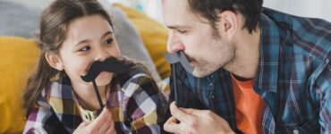 Giochi di ruolo tra papà e figlia