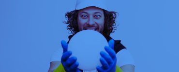 Chi meglio di John Whitemoon poteva spiegare il fenomeno della Luna Blu ai bambini?