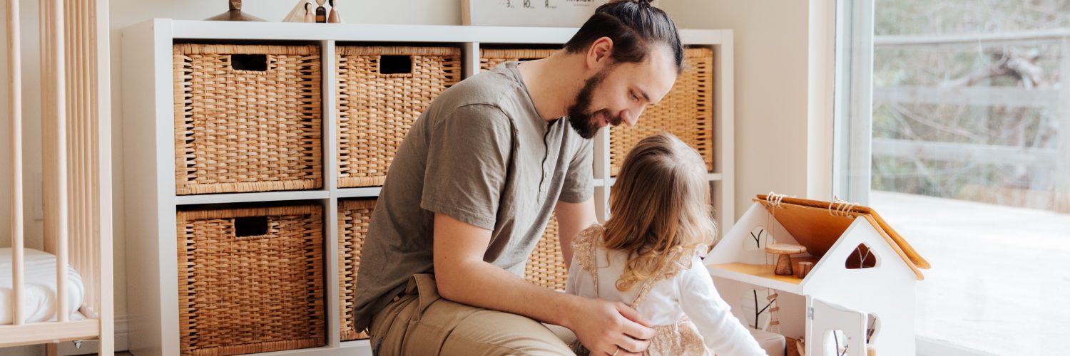 Per giocare con i bambini è importante osservare e dimostrare il nostro interesse