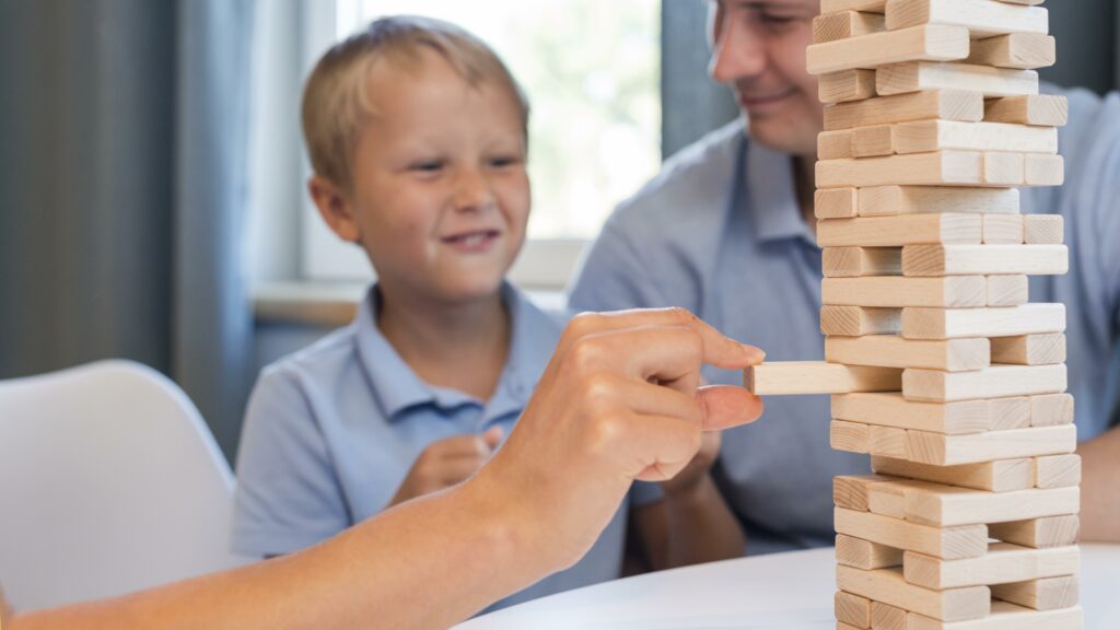 L'ecosistema come una delicata torre del Jenga - Il ripristino degli ecosistemi spiegato ai bambini