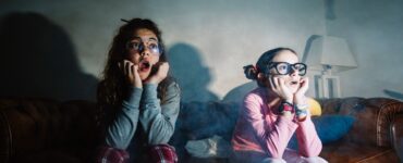 teen-girls-watching-movie