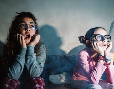 teen-girls-watching-movie